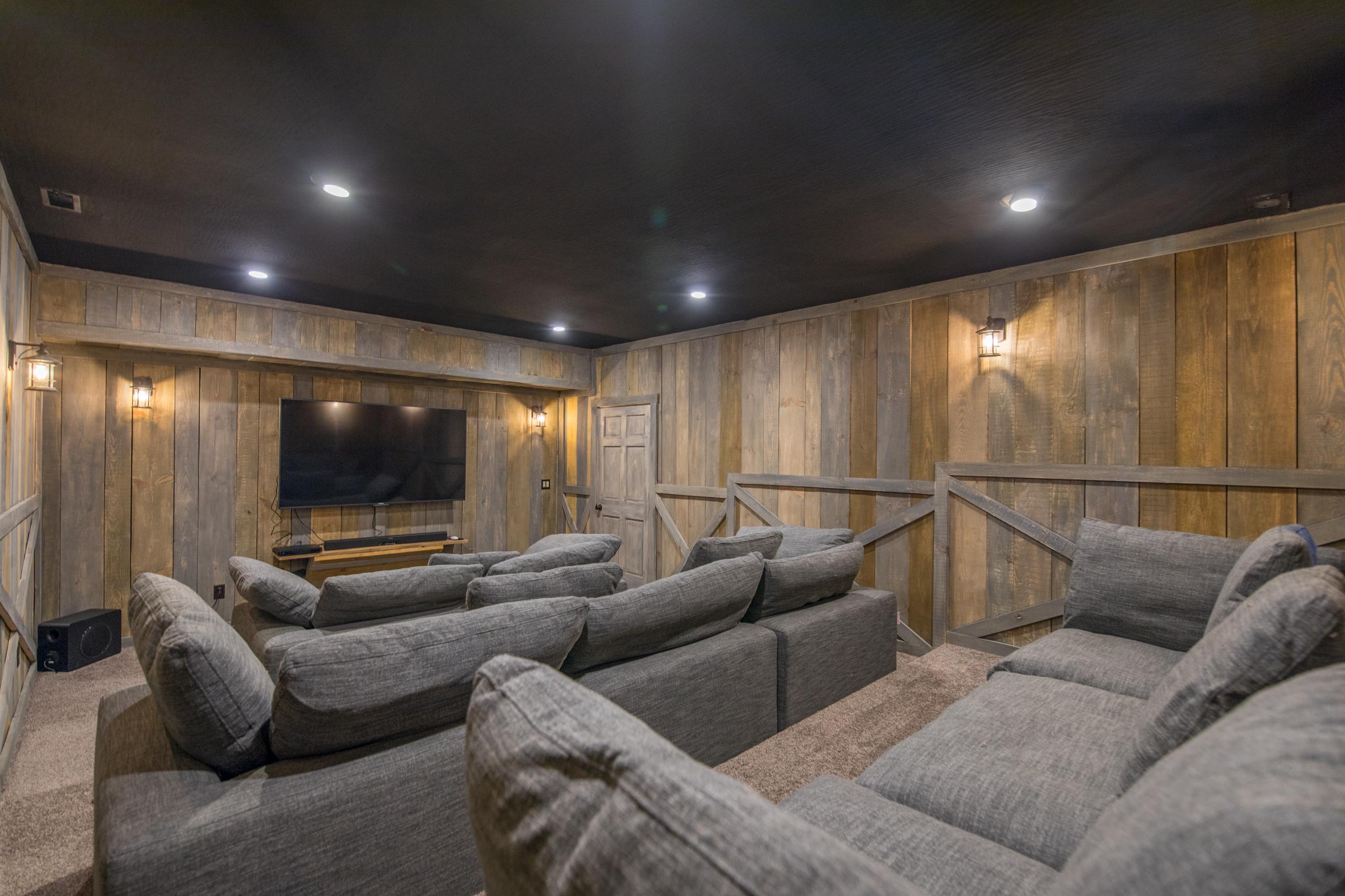 vacation rental in Ohio with a theatre room